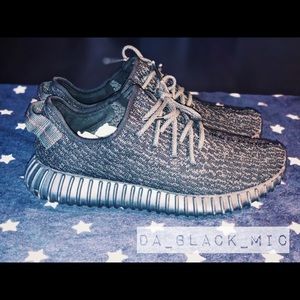 Yeezy Boost 350 (Pirate Black)